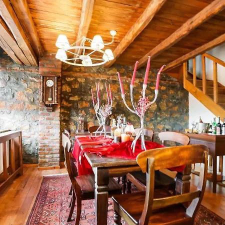 Lavish Holiday In Pella With Jacuzzi Prázdninový dům