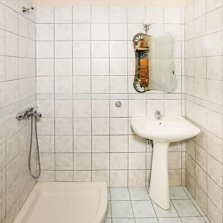 Lavish Holiday In Pella With Jacuzzi Prázdninový dům